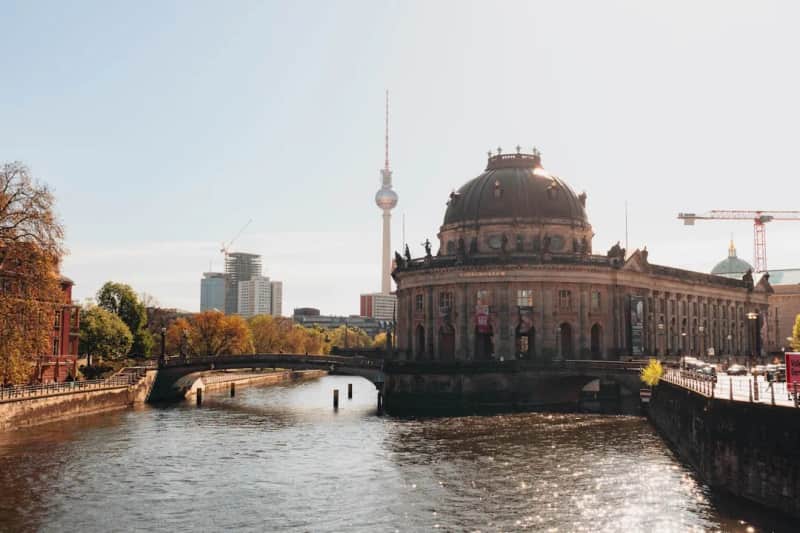 Antik- und Buchmarkt am Bodemuseum Berlin