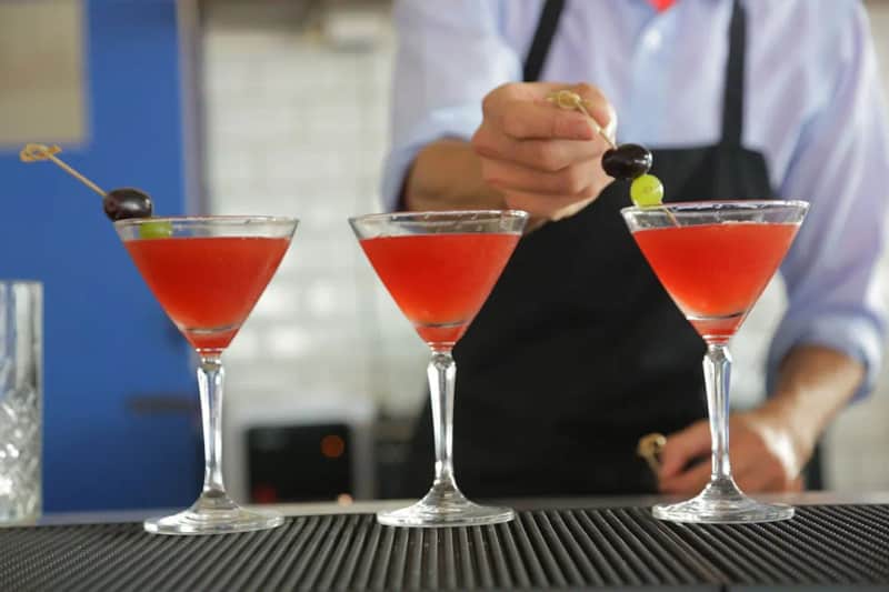 100 Gramm: 100 GRAMM Bar Martini Hour - Afterwork Pornstar & Matcha Martini