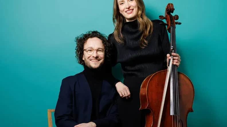MARIE-ELISABETH HECKER & MARTIN HELMCHEN