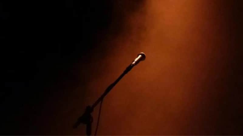 SINGING & STAGE PERFORMANCE
