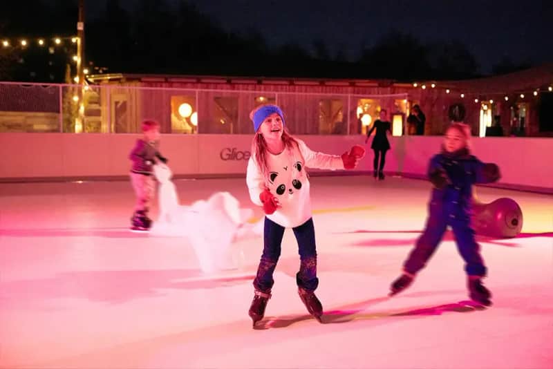 Eishockey auf der BeachMitte Kunsteisbahn