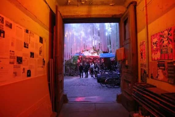 Artists-in-residence / Matthias Erian